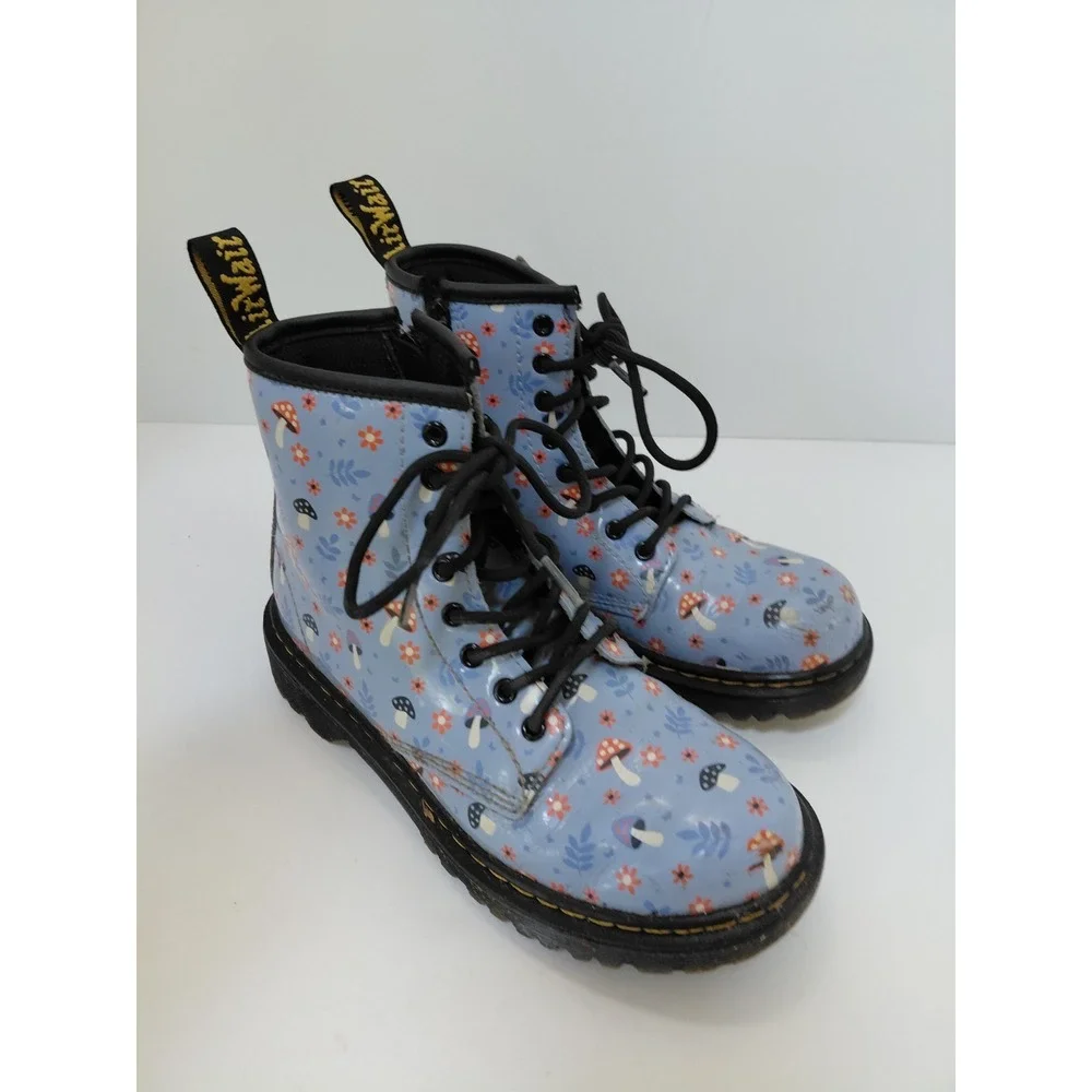 Dr. Martens see pictures